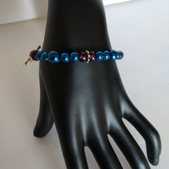 Blue Faux Pearls Bracelet with Purple Beads Handmade Beaded 7.5 Inches - Picture 14 of 16